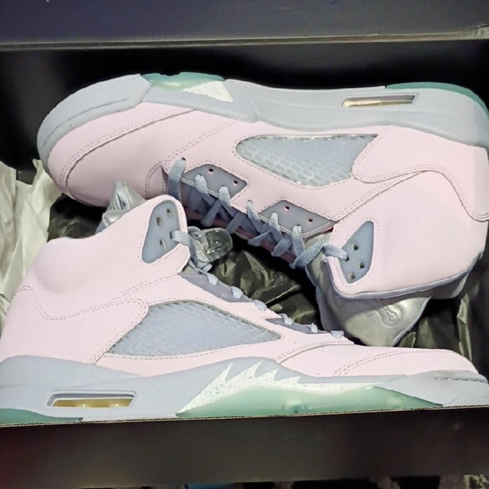 Jordan Women's Light Purple Sneakers